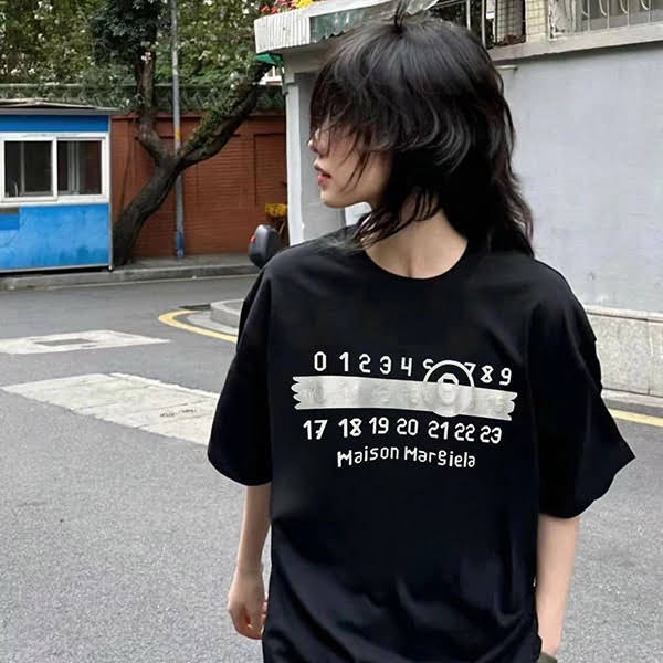 エムエムシックス ロゴ半袖Tシャツ スーパーコピー Mav18098